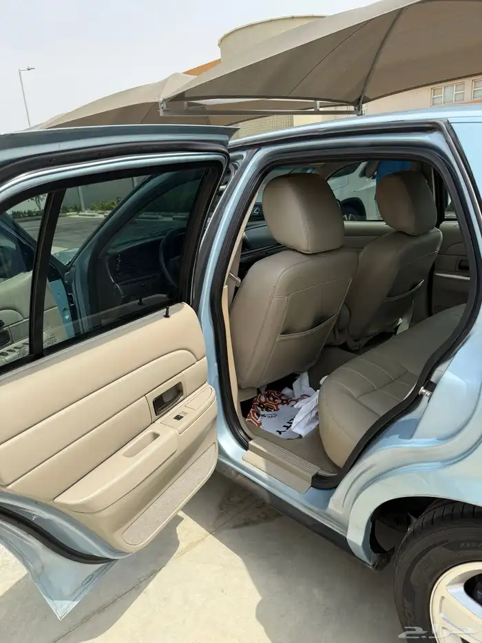 للبيع فورد كراون فكتوريا 5