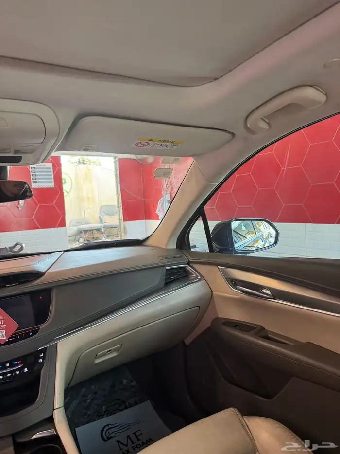 كاديلاك XT5 9
