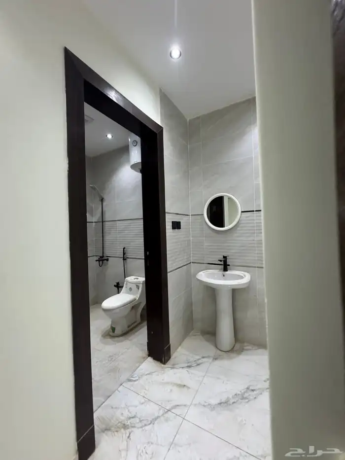 دور علوي مع مدخل سياره للبيع بالعزيزيه شغل نظيف 4 غرف 11