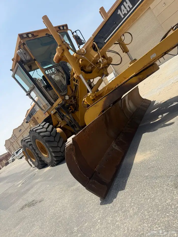 للبيع قريدر 14H موديل 2006 3