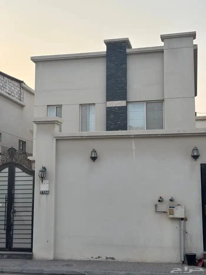 للبيع فيلا مستخدمة بالفاخرية مساحة 405 4