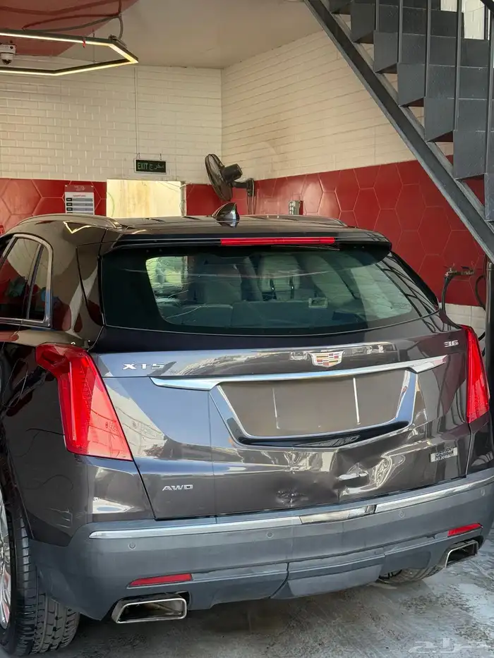 كاديلاك XT5 2
