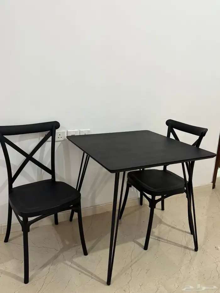 طاولة طعام مع 2 كراسي 0