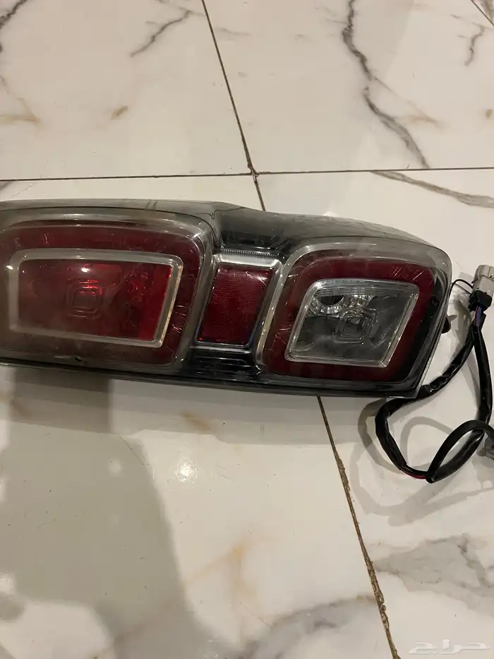 اسطب وكشافات ايسوزو 202e 1