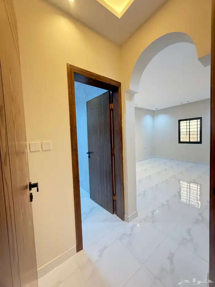 للبيع شقه ارضيه 6غرف مدخل سياره كبير مدخل خاص بسعر 550الف 16