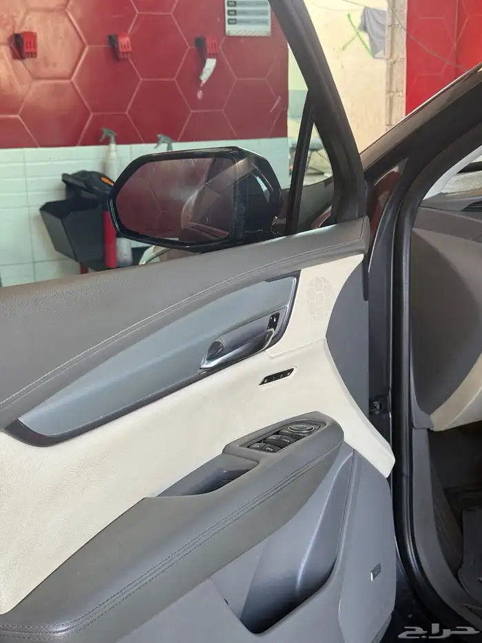 كاديلاك XT5 6