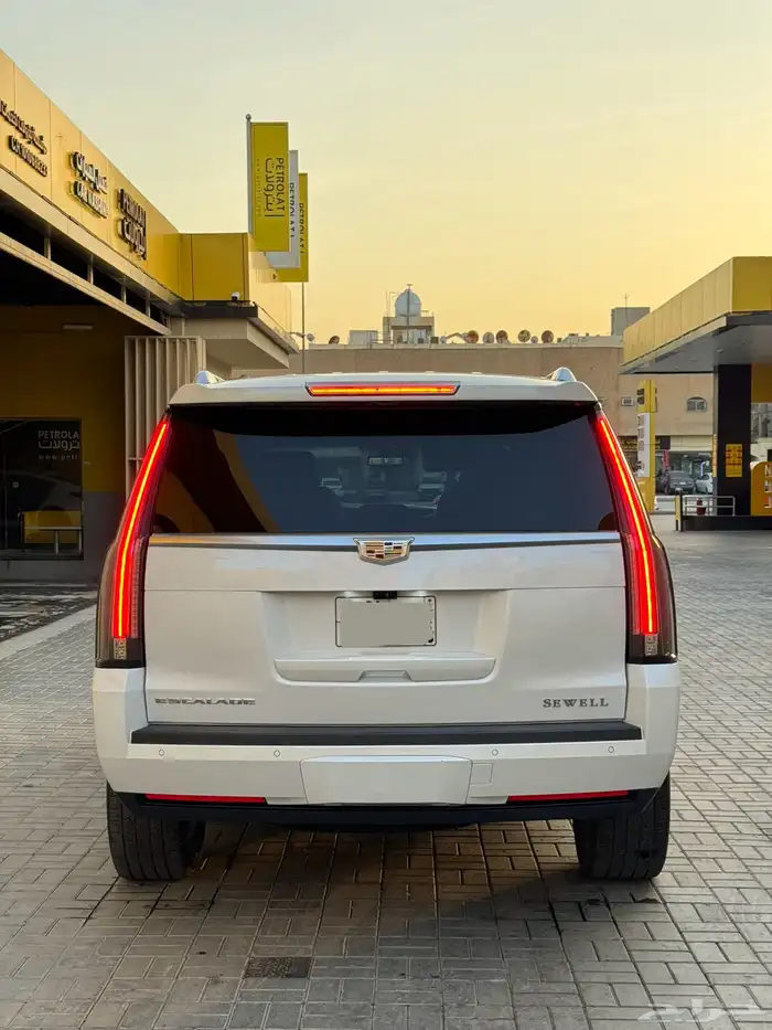 كاديلاك اسكاليد 2018 ESCALADE SEWELL 8