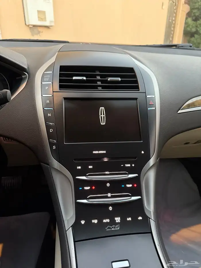 ليكون MKZ 2015 11