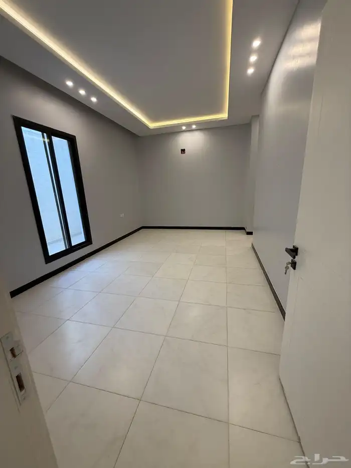 دور ارضي للايجار حي عكاظ 7