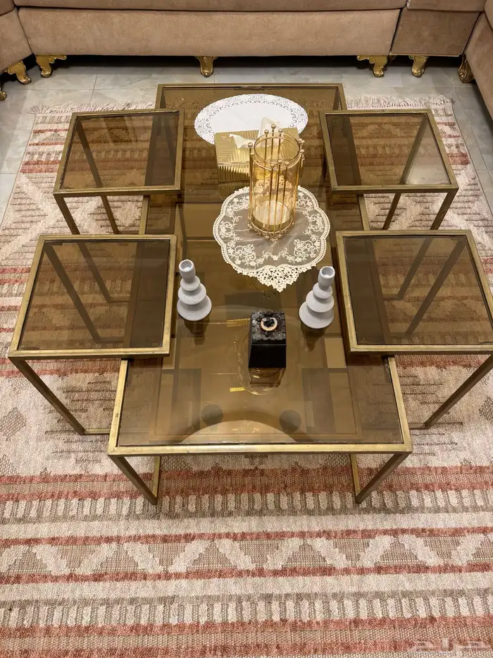 طاولات للبيع 0