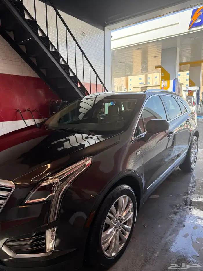 كاديلاك XT5 8