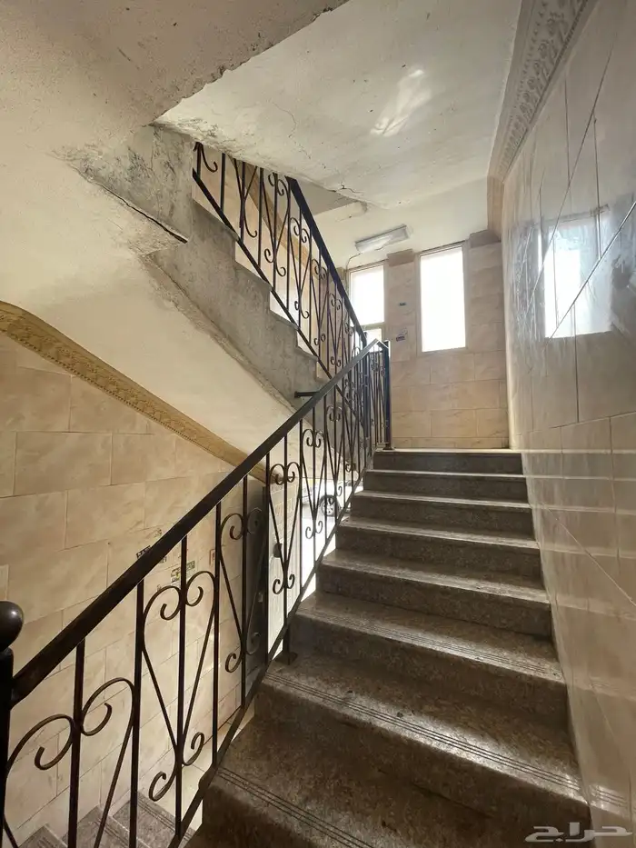 للبيع عماره في حي السوق الدواسر 5