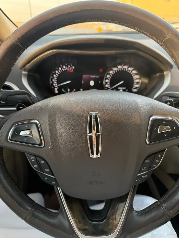 ليكون MKZ 2015 10
