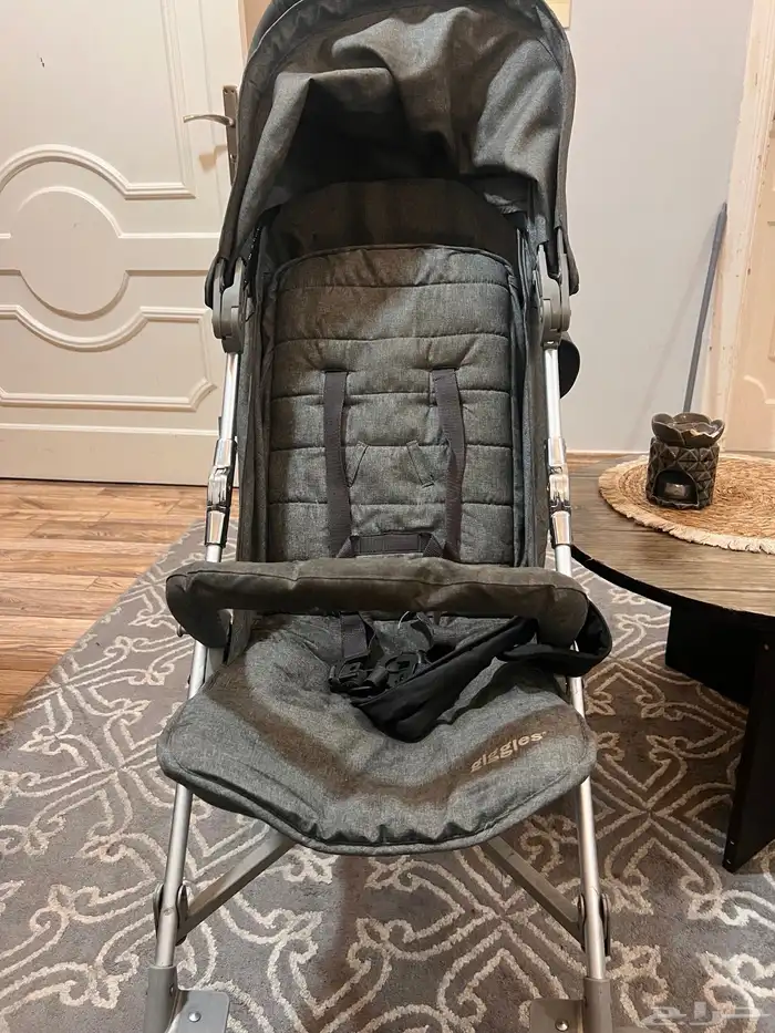 عربة اطفال وثلاجة صغيرة للبيع 0