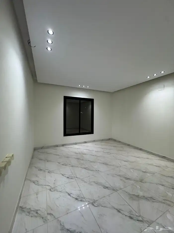 دور علوي مع مدخل سياره للبيع بالعزيزيه شغل نظيف 4 غرف 7