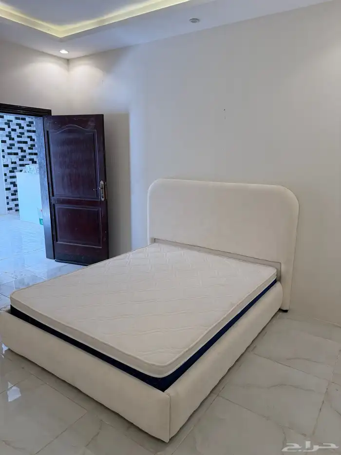 سرير نفرين 0