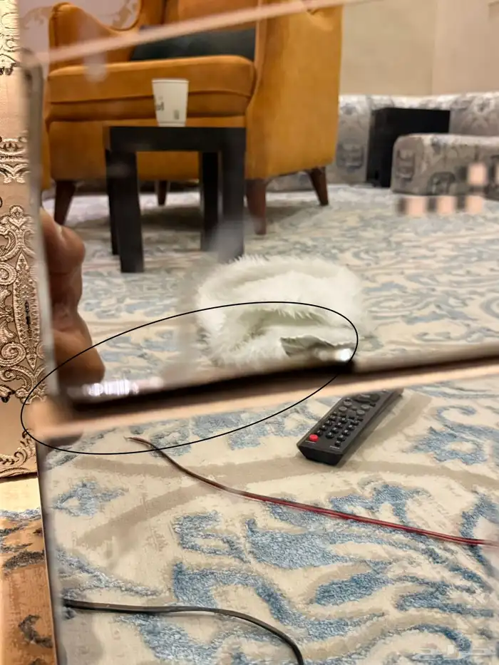 طاولة تلفزيون مترين نظيفة 2