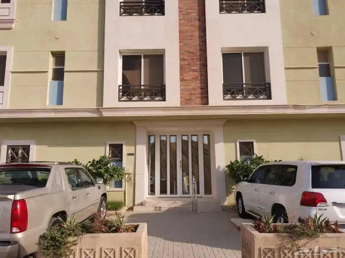شقه للايجار في عماره 1