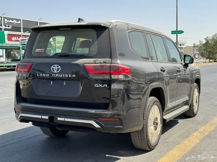 لاند كروزر. GXR -L4. سعودي أسود 2025 بالكاش والاقصاد 4