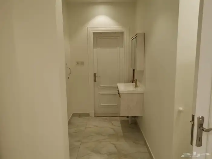شقه للايجار في عماره 4