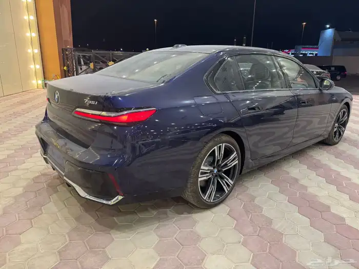 متوفر BMW 2026 735 7