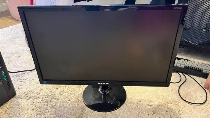 pc مع ثلاث شاشات 4