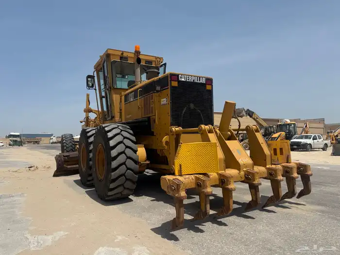 للبيع قريدر 14H موديل 2006 10