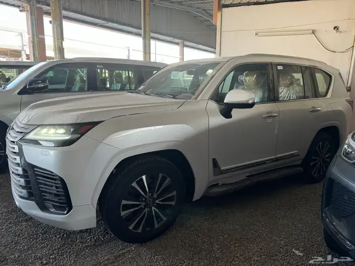 لكزس 2025 L X700H هايبرد اصفار جديد 3