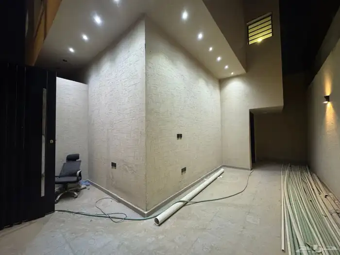 دور علوي مع مدخل سياره للبيع بالعزيزيه شغل نظيف 4 غرف 5