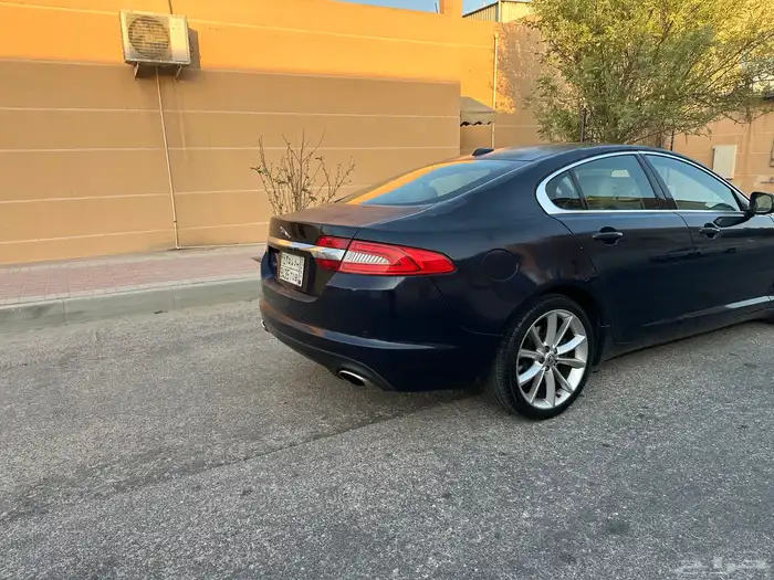 جاكوار 2012 xf 4
