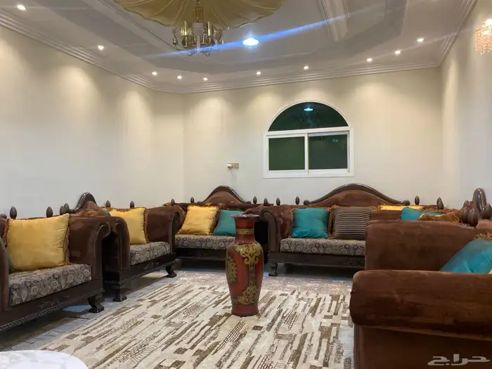 كنب مجلس رجالي نظيف ممتاز وكبير جدا السعر 2000 0