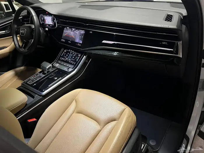 اودي q7 2021 اس لاين 10