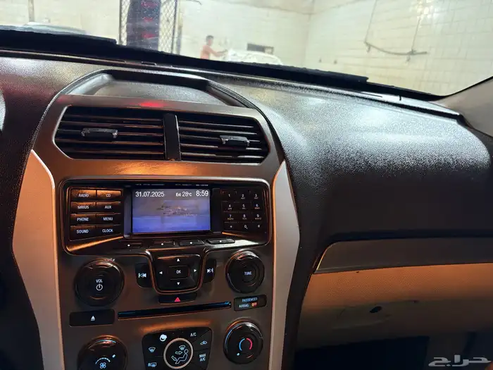 ford explorer 2012 black colour 3