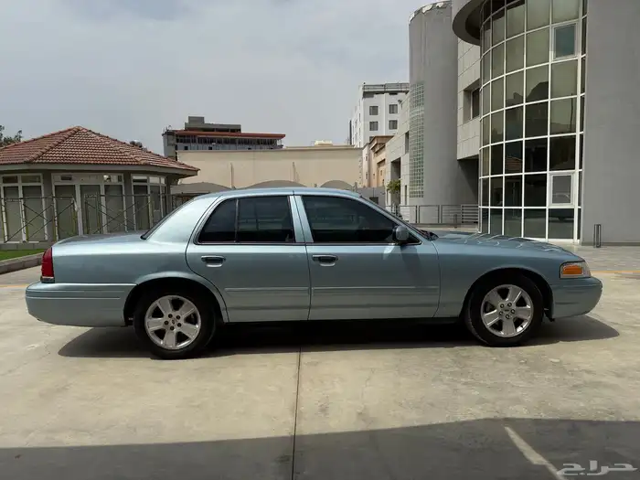 للبيع فورد كراون فكتوريا 2