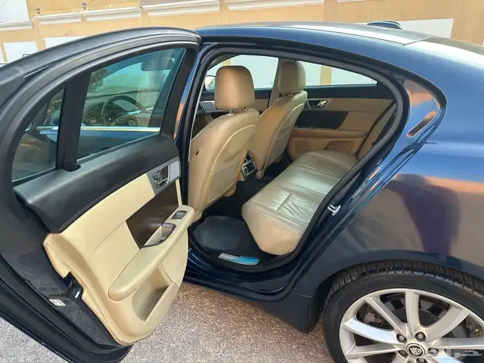 جاكوار 2012 xf 7