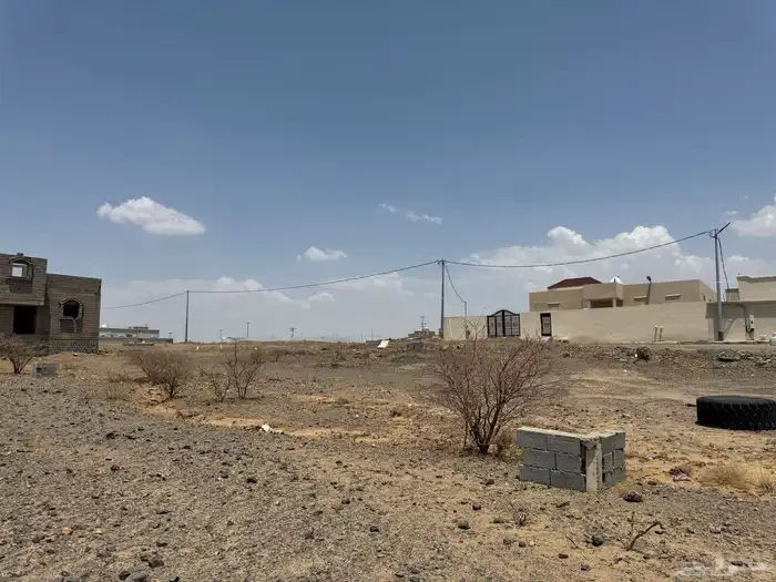 ارض في الباحة حي الجاوة مساحة 600 2