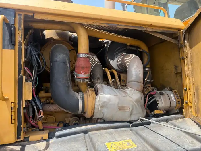 للبيع قريدر 14H موديل 2006 12