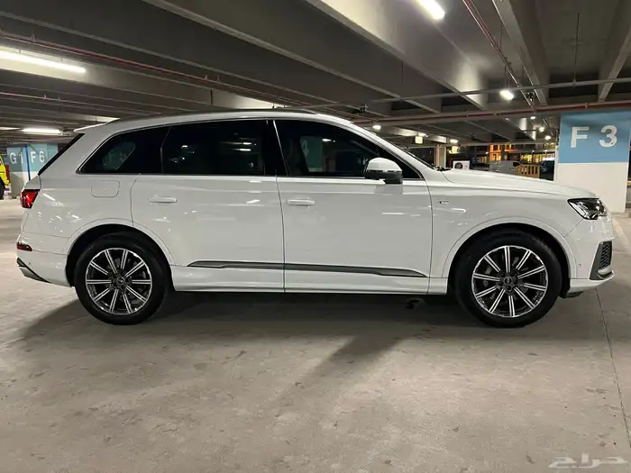 اودي q7 2021 اس لاين 3