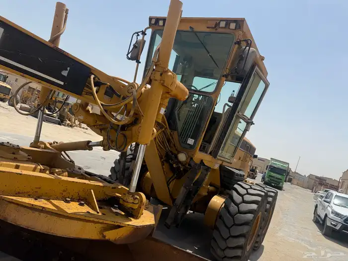 للبيع قريدر 14H موديل 2006 4