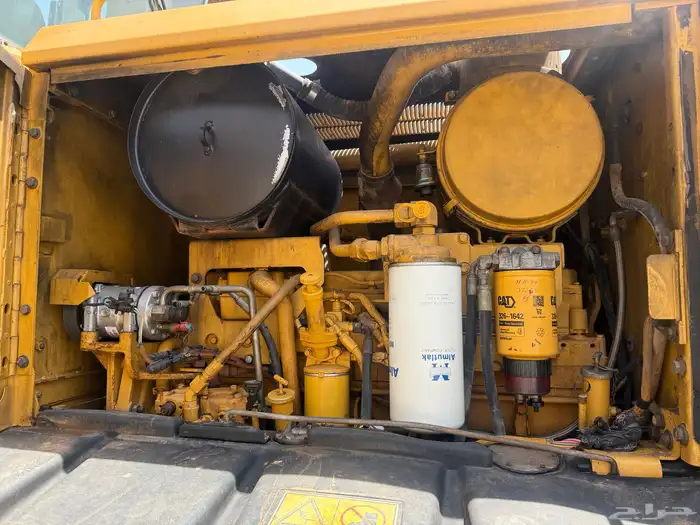 للبيع قريدر 14H موديل 2006 8