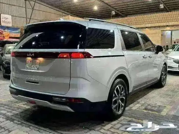 للبيع كيا كارنفال قراند 2022 عداد 49 ألف كم مخززنه 14