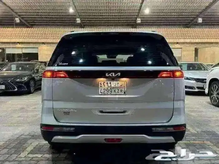 للبيع كيا كارنفال قراند 2022 عداد 49 ألف كم مخززنه 16