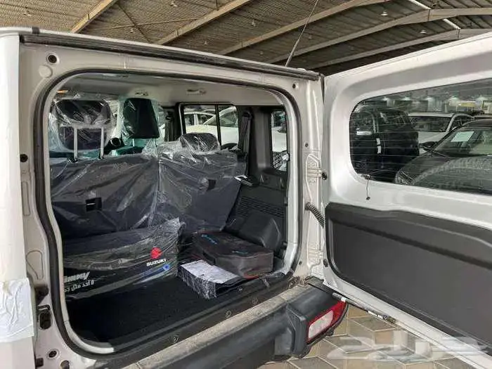 سوزوكي جمني 2025 5 ابواب 7