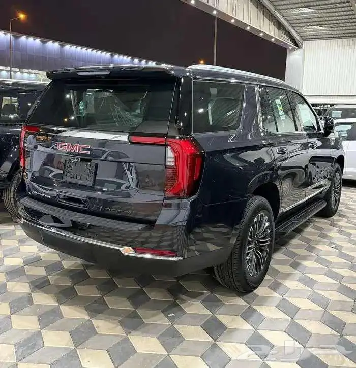 GMC يوكون اليفيشن شاص قصير 2025 3