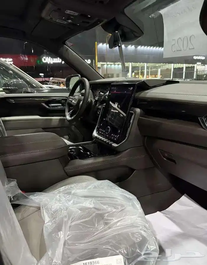 GMC يوكون اليفيشن شاص قصير 2025 6