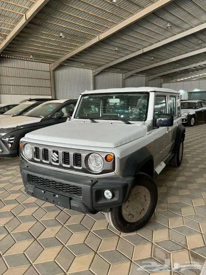 سوزوكي جمني 2025 5 ابواب 0