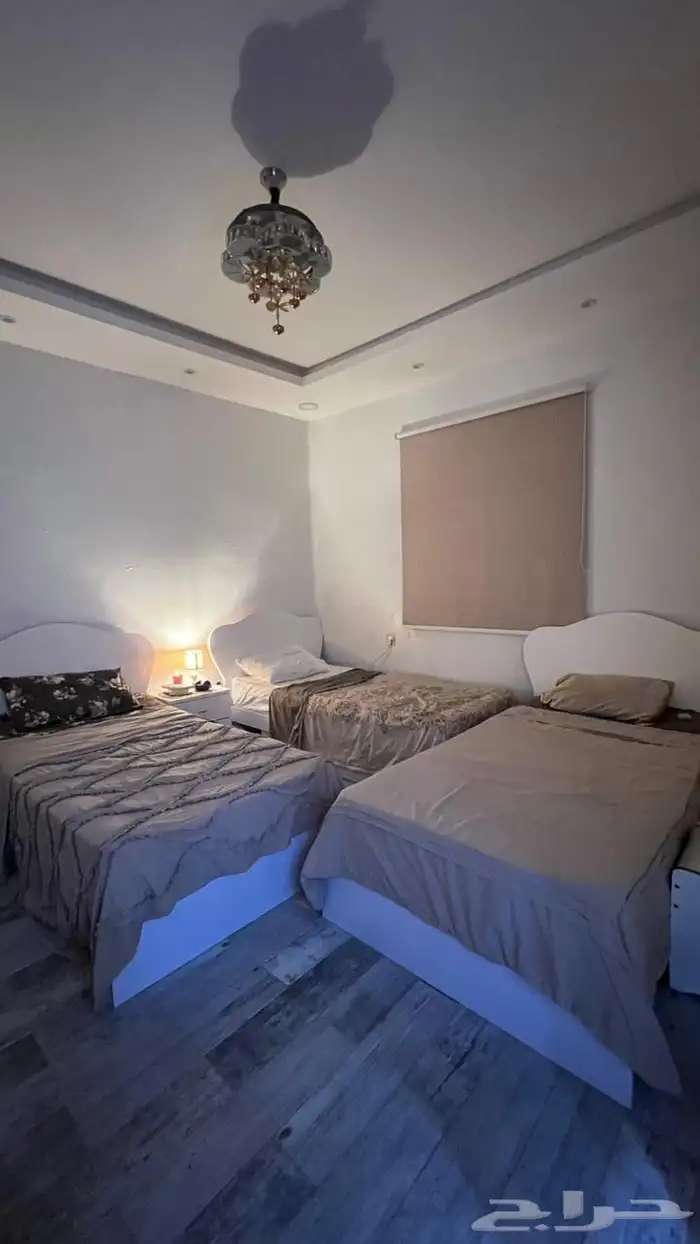 ثلاث اسره من دون طراريح وتسريحه وكرسي ودولابين وكوميدينه 1