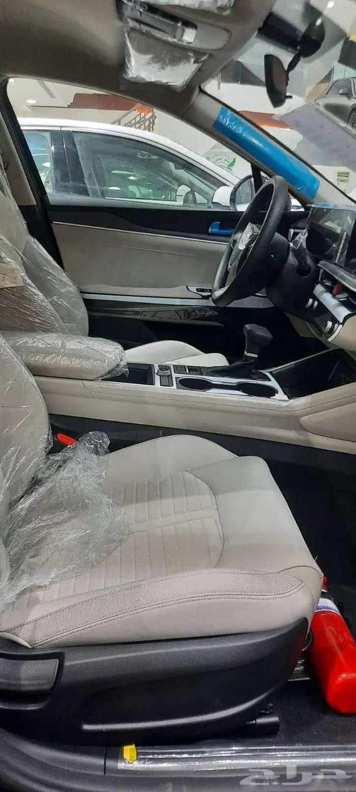 كيا K5 2026 استاندر 2.5 الجبر104.650 بالضريبة تظليل مجاني 4