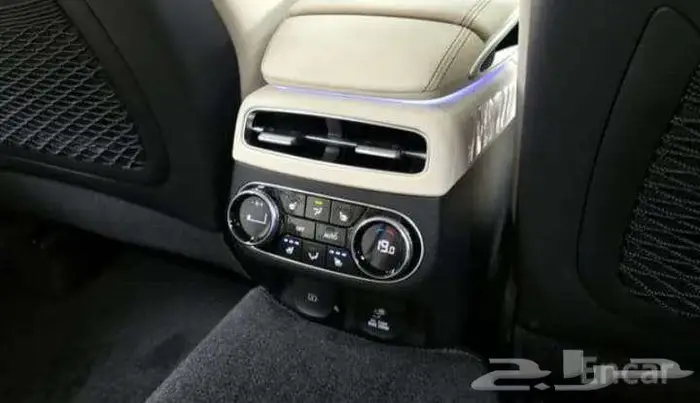 جنسس جي  ي 70 GENESIS GV70 2024 8