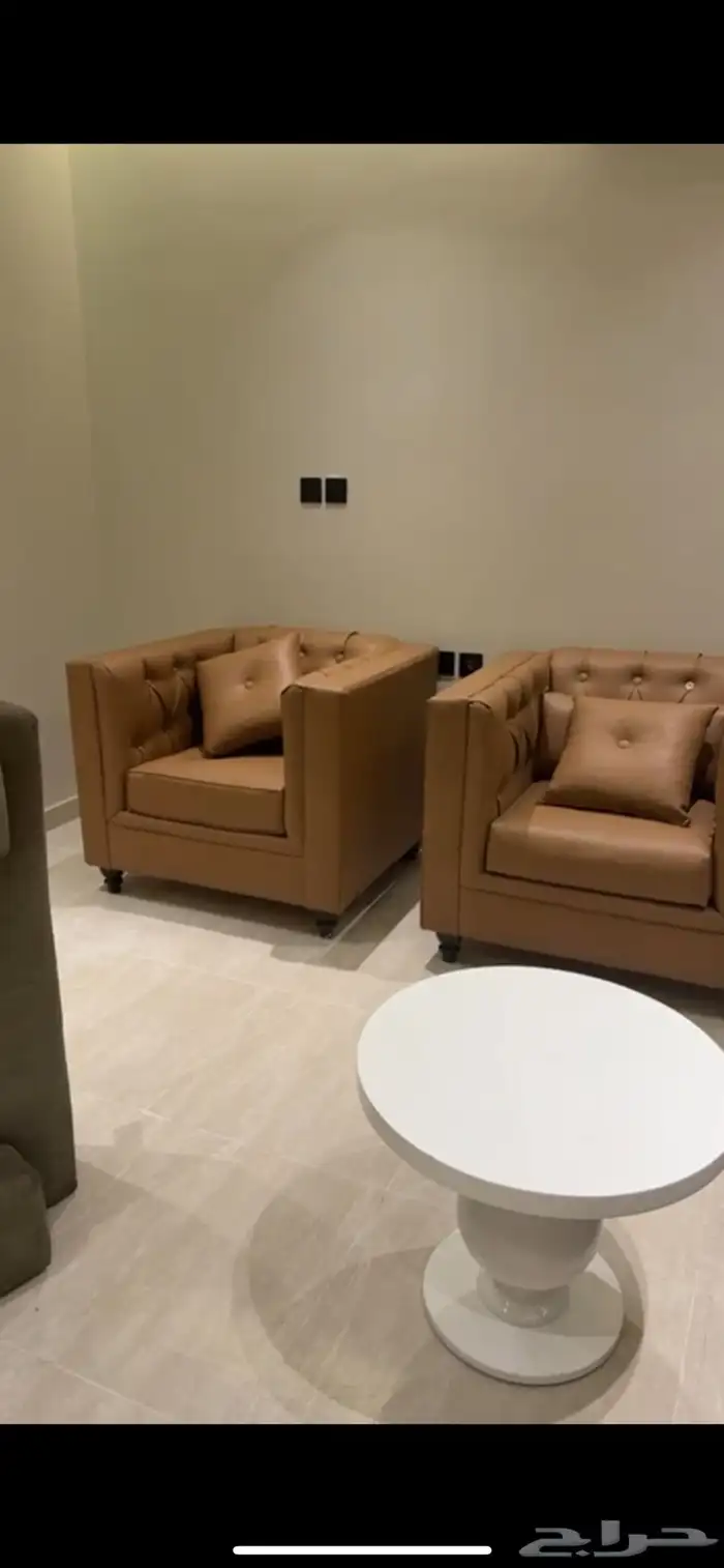 للايجار غرفه وصاله مؤثث الخبر حي الحمرا 1